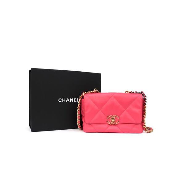 CHANEL Medium Pink 19 bags C-A22653 - Picture 6 of 11
